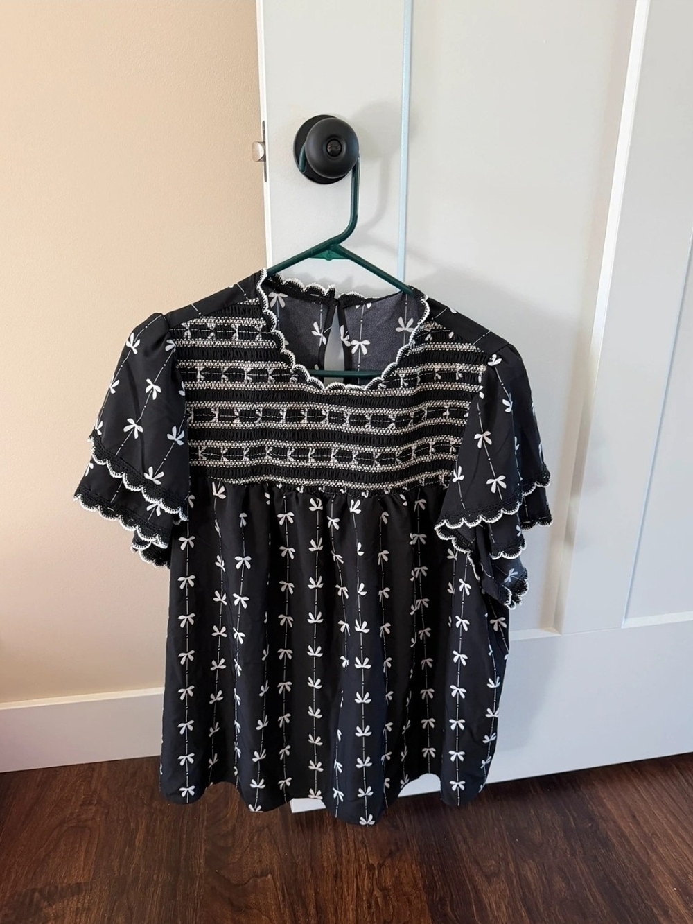 Women’s Black Embroidered Peasant Top :2X 20-22